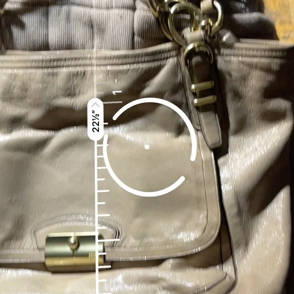 ✨ The Coach Kristin Tote: Effortless Style & Spacious Function - Picture 14 of 14